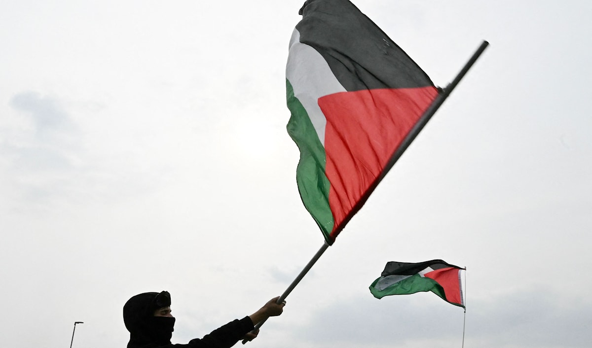 اعتبرت فصائل المقاومة أن المقاومة هي السبيل الوحيد لمواجهة الاحتلال (أ ف ب)