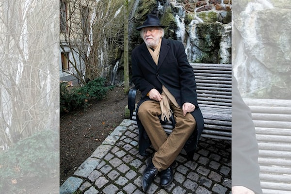 من المجحف حصر عالمه السردي في التاريخ الاجتماعي والثقافي المعاصر للمجر