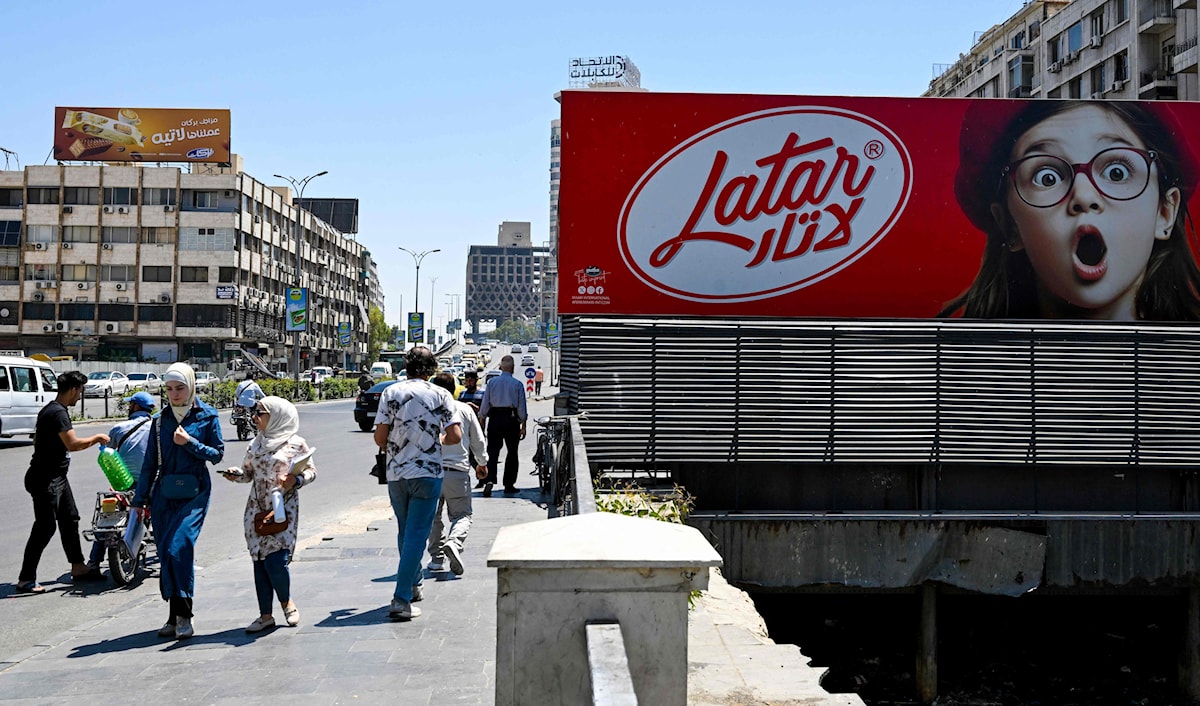 تباينت طريقة تنفيذ الجهات العامة للتوجيهات المتعلّقة بإعادة العاملين إلى وظائفهم (أ ف ب)