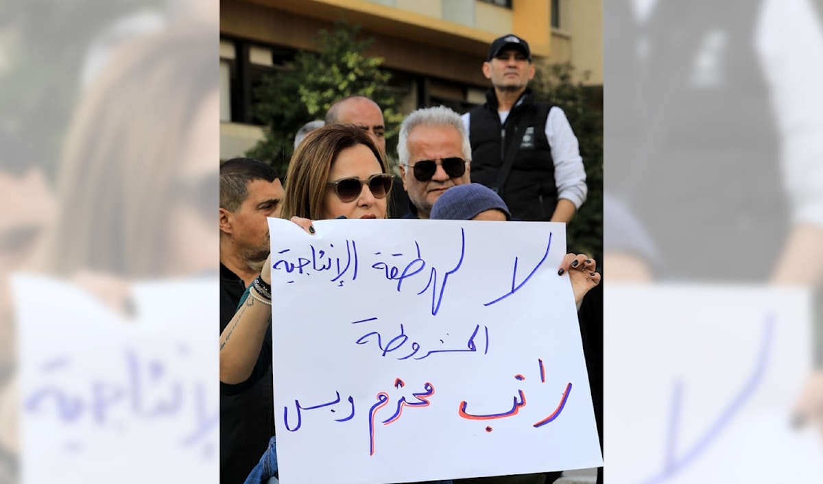 سقط في هوّة الفقر معظم من بقي في الوظيفة العامة (هيثم الموسوي)