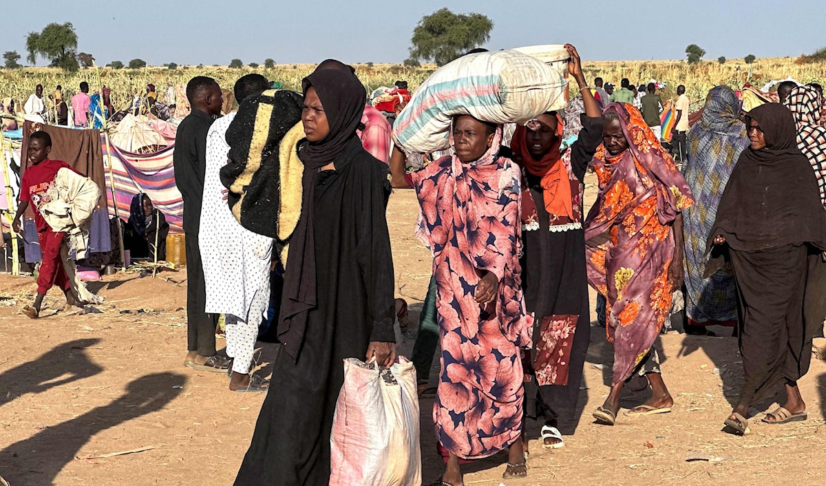 نحو خمسة آلاف شخص فقط تمكنوا من الوصول إلى بلدة طويلة (أ ف ب)