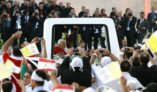 البابا الراحل بينيديكتوس السادس عشر في بكركي خلال زيارته إلى لبنان (أرشيف)