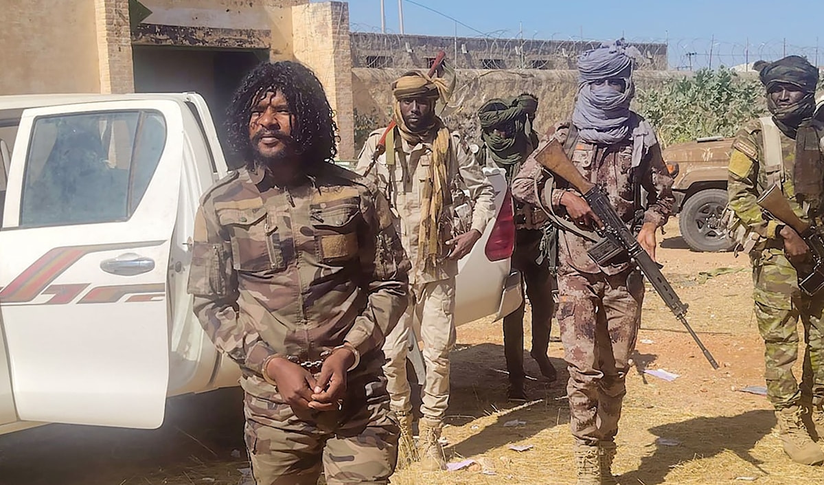 أوصت القمة بحشد الجهود لإدانة جرائم «الدعم السريع» (أ ف ب)