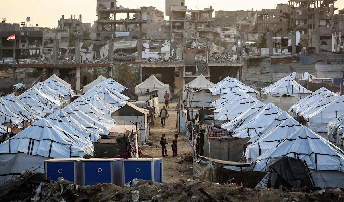 تقسيم واقعي لغزة بين شرقية وغربية (أ ف ب)