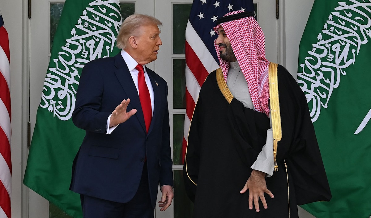 الرئيس الأميركي دونالد ترامب يستقبل ولي العهد السعودي محمد بن سلمان في البيت الأبيض (أ ف ب)