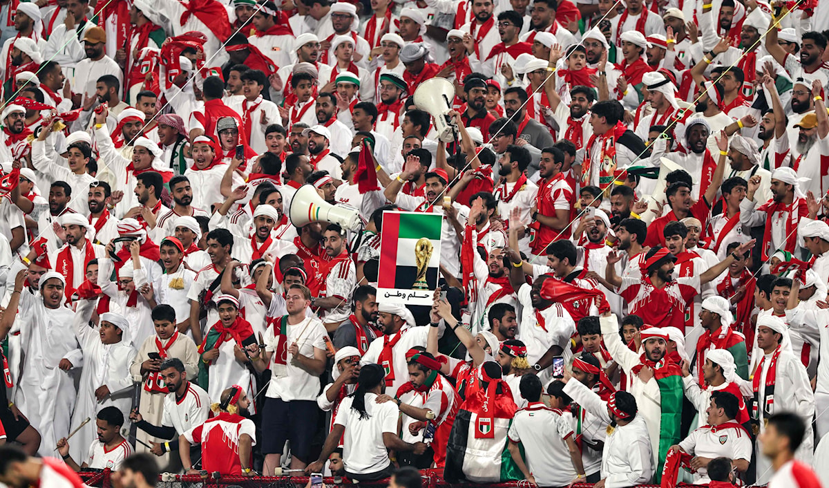 كان الشارع الرياضي يأمل بأن يكسر "الأبيض" عقدة الصعود إلى كأس العالم الغائب عن نهائياتها منذ نسخة 1990 (أ ف ب)