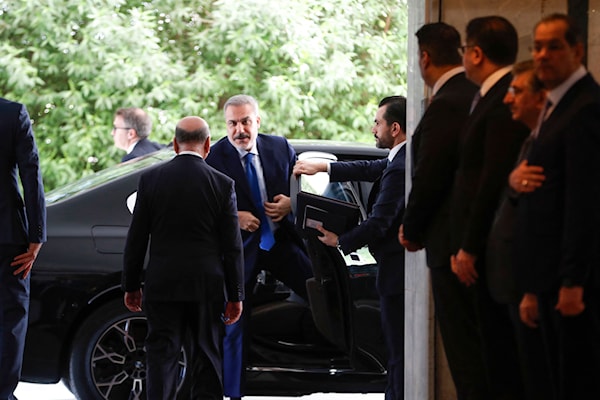 وزير الخارجية التركي يزور بغداد وسط جفاف نهر دجلة (أ ف ب)