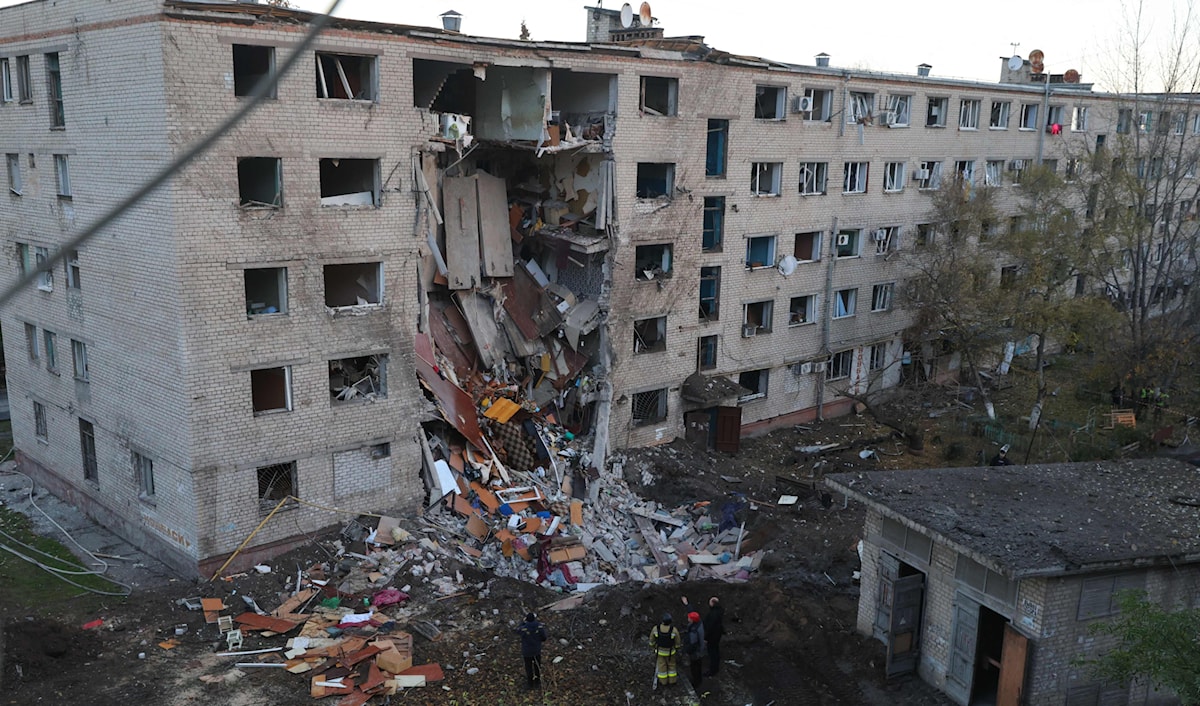 قتل ستة أشخاص في هجمات روسية ليلية على أوكرانيا (أ ف ب)