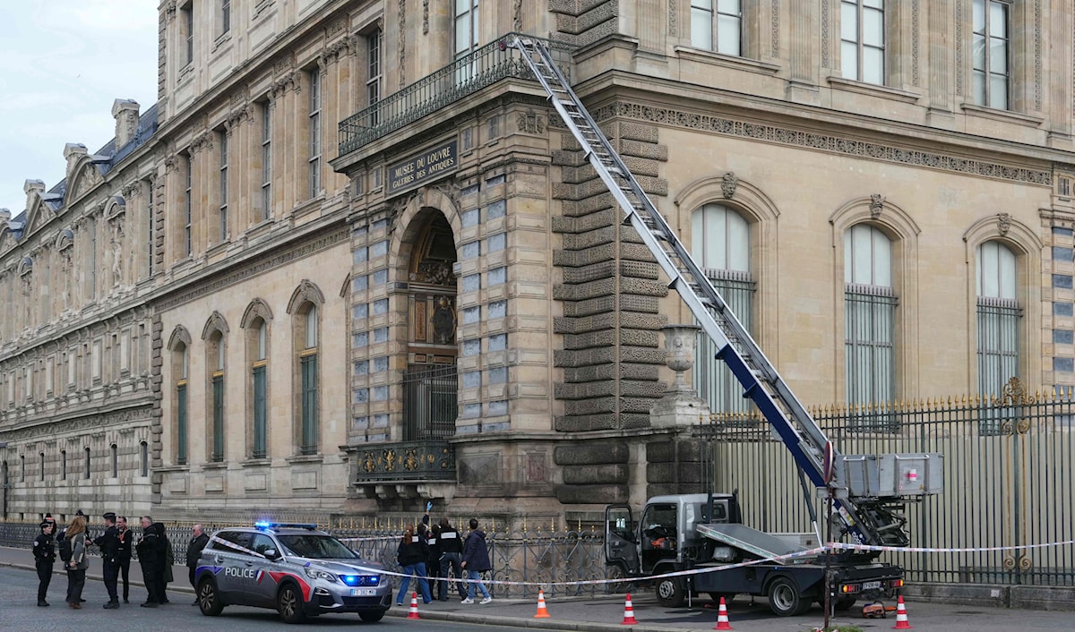 رجّحت المدعية العامة أن يكون السارقون من سكان منطقة فقيرة شمالي باريس (أ ف ب)