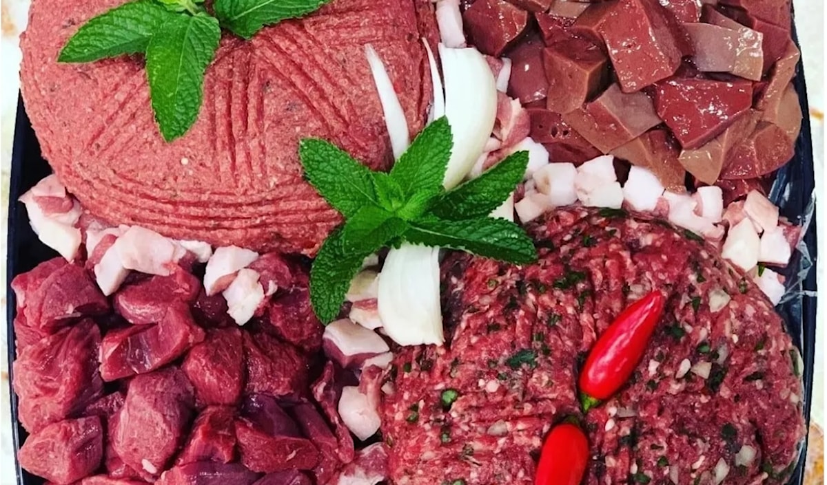 اللحم غير المطهو جيداً... مسبّب للسرطان؟