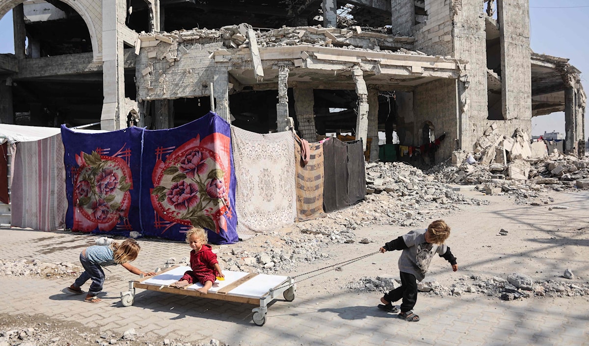 يعيش الطفل الفلسطيني في قطاع غزة واقعاً كارثياً (أ ف ب)