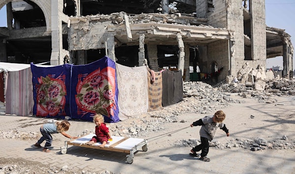 يعيش الطفل الفلسطيني في قطاع غزة واقعاً كارثياً (أ ف ب)