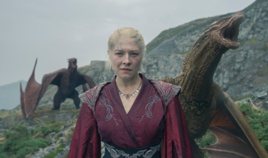 تستند السلسلة إلى كتاب Fire & Blood لجورج آر. آر. مارتن.