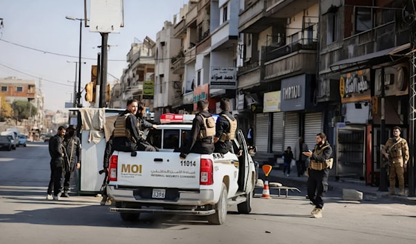 أثارت الهجمات تساؤلات حول سبب استمرار انتشار الأسلحة بيد العشائر (سانا)