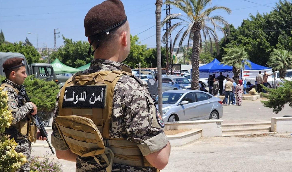تبيّن أن الطبيب مطلوب بموجب مذكرة توقيف غيابية (من الويب)