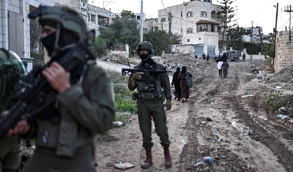 أدانت السلطة الفلسطينية «جريمة الإعدام الميداني» (أ ف ب)