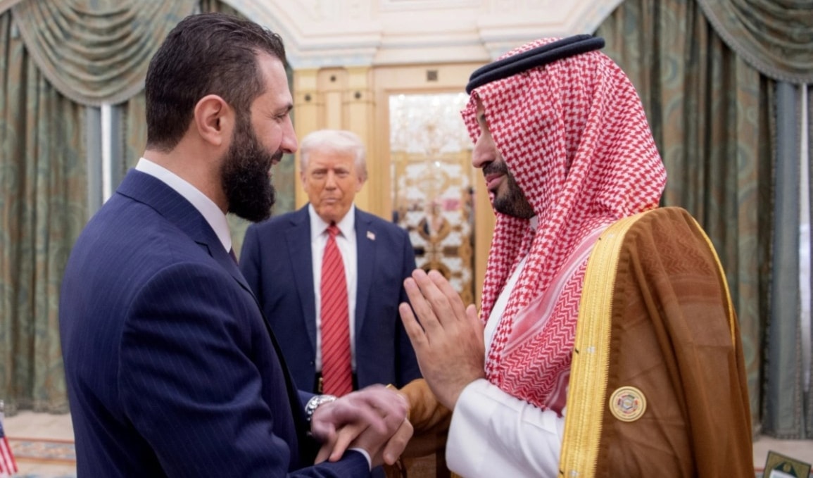 يلعب ابن سلمان الدور الأكبر في إدماج الشرع في الحلف الذي تقوده الولايات المتحدة في المنطقة (أ ف ب)