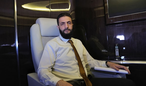 الشرع يريد خلق طبقة خاصة تتحّكم بالاقتصاد وتجبر التجار على إقامة شراكات معها (من الويب)