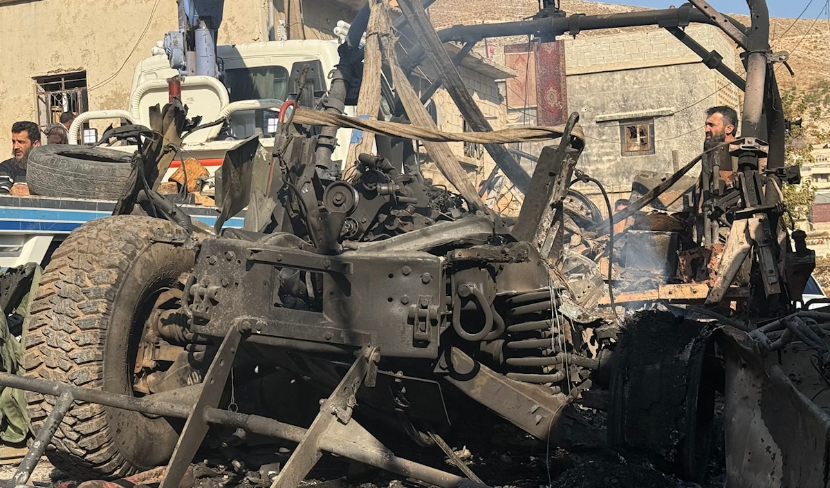 قدمت «الجماعة الإسلامية» العزاء لذوي ضحايا العدوان الإسرائيلي (أ ف ب)