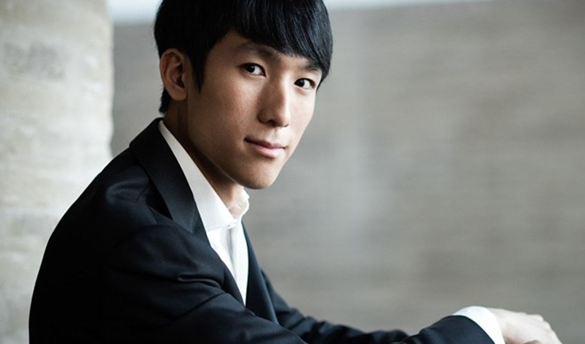 إيريك لو الفائز بالمرتبة الأولى  (ميدالية ذهبية)