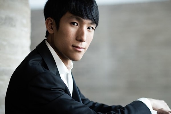 إيريك لو الفائز بالمرتبة الأولى  (ميدالية ذهبية)