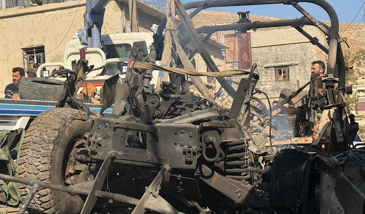 اتجهت العائلات التي غادرت البلدة نحو مناطق أكثر أمناً في الريف القريب (أ ف ب)