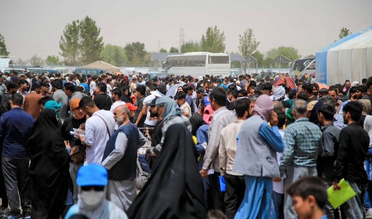 علّقت الأمم المتحدة العمليات في مركز إسلام قلعة الحدودي بين أفغانستان وإيران (من الويب)