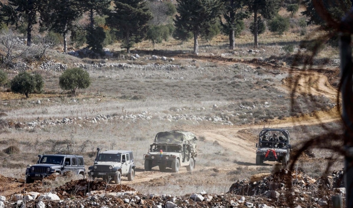 تكونت القوة المتوغلة من دبابتين وأربع آليات عسكرية (أ ف ب)