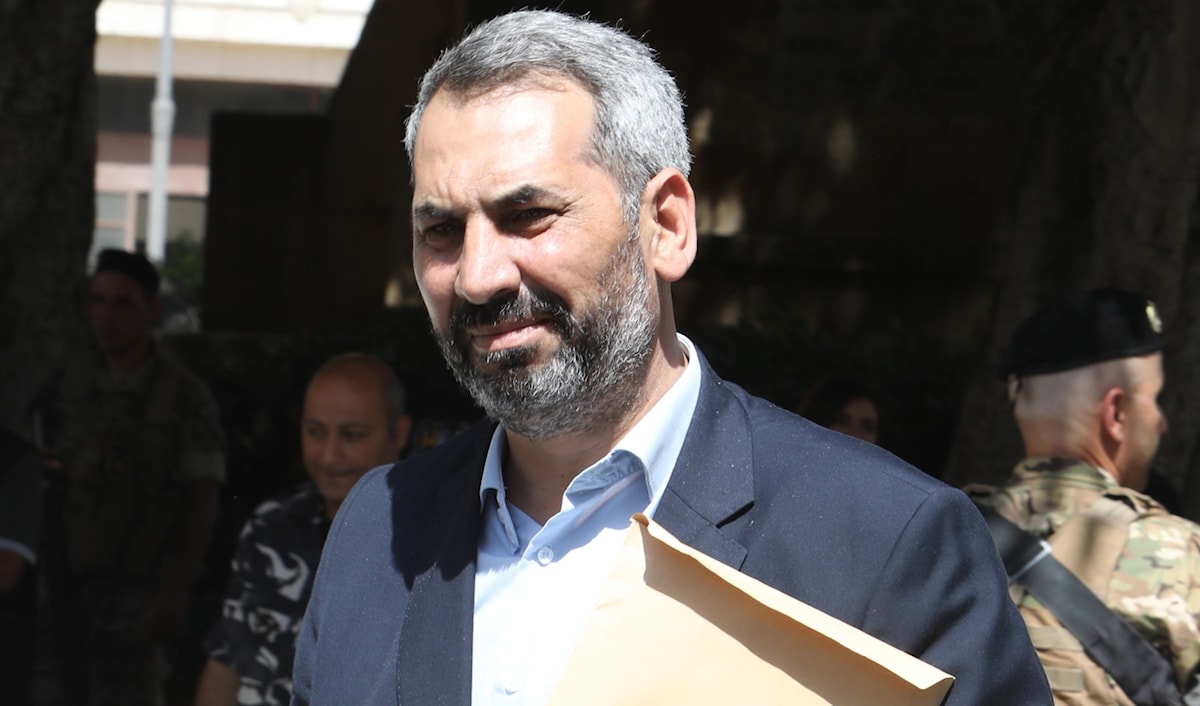 قال حمادة إن كلفة المواجهة بالنسبة لحزب الله أقل من التسليم (هيثم الموسوي)