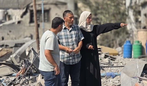 تتساءل والدة مصطفى عمّا إذا كان بإمكان أحد أن يتخيّل أن «تعيش أنت وجثمان ابنك في ذات المكان» (محمد بعلوشة)