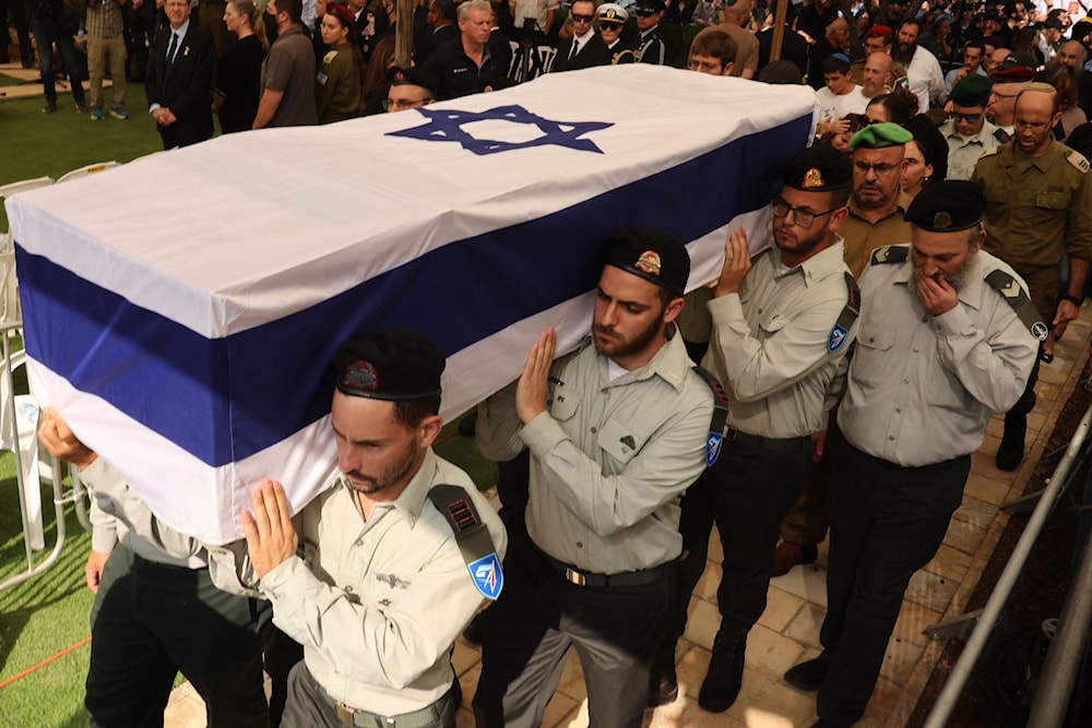 قلّلت إسرائيل عدد جنود الاحتياط المنتشرين في عدّة جبهات (أ ف ب)