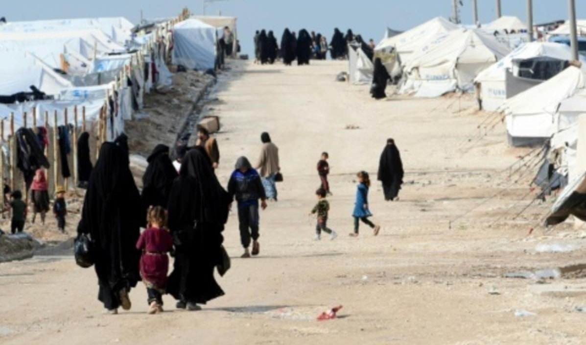 «قسد»: مهمة الإرهابي كانت إحياء بنية التنظيم داخل مخيم الهول (أ ف ب)