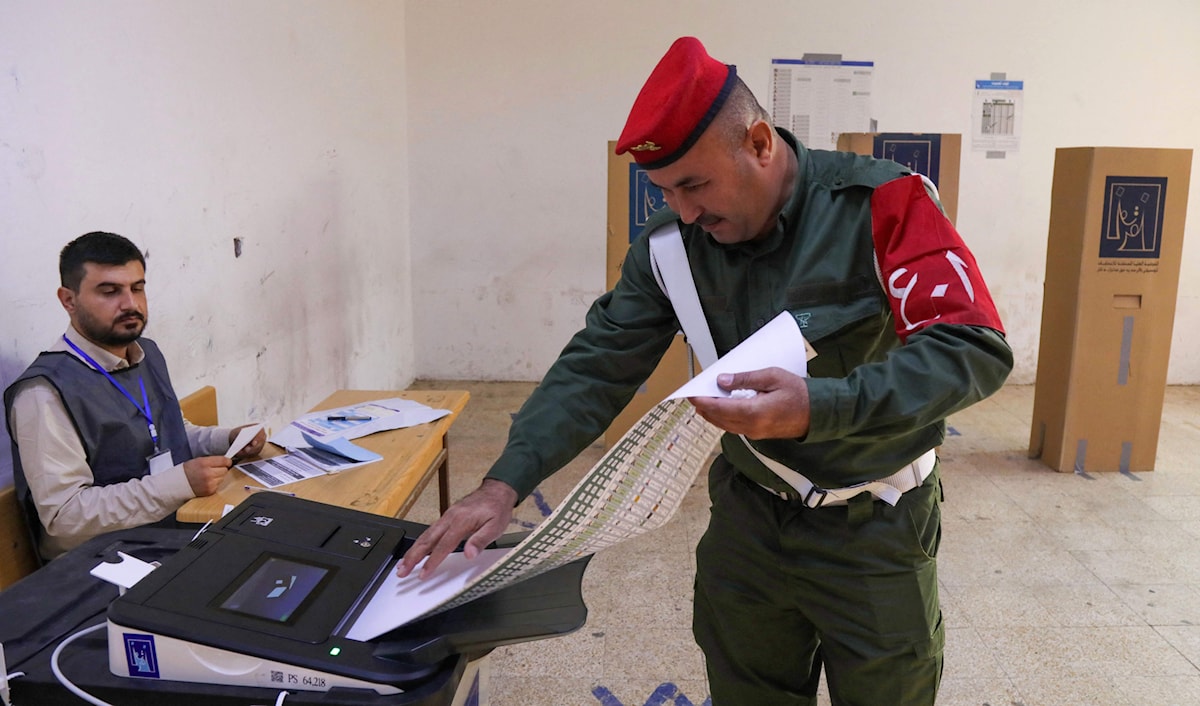 يغيب عن السباق الانتخابي هذا العام زعيم «التيار الوطني الشيعي» مقتدى الصدر (أ ف ب)