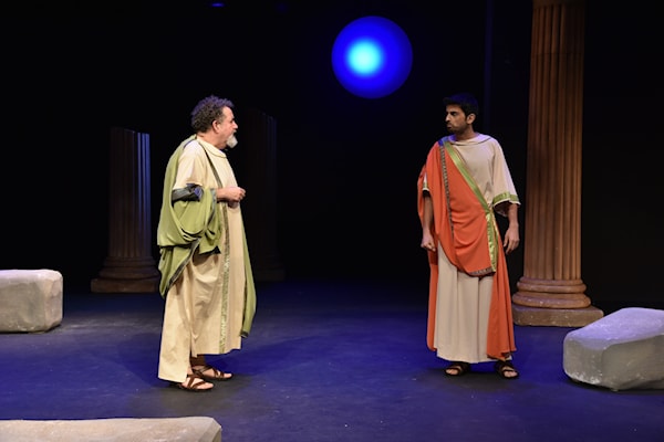 من مسرحية «أبو الزوس»