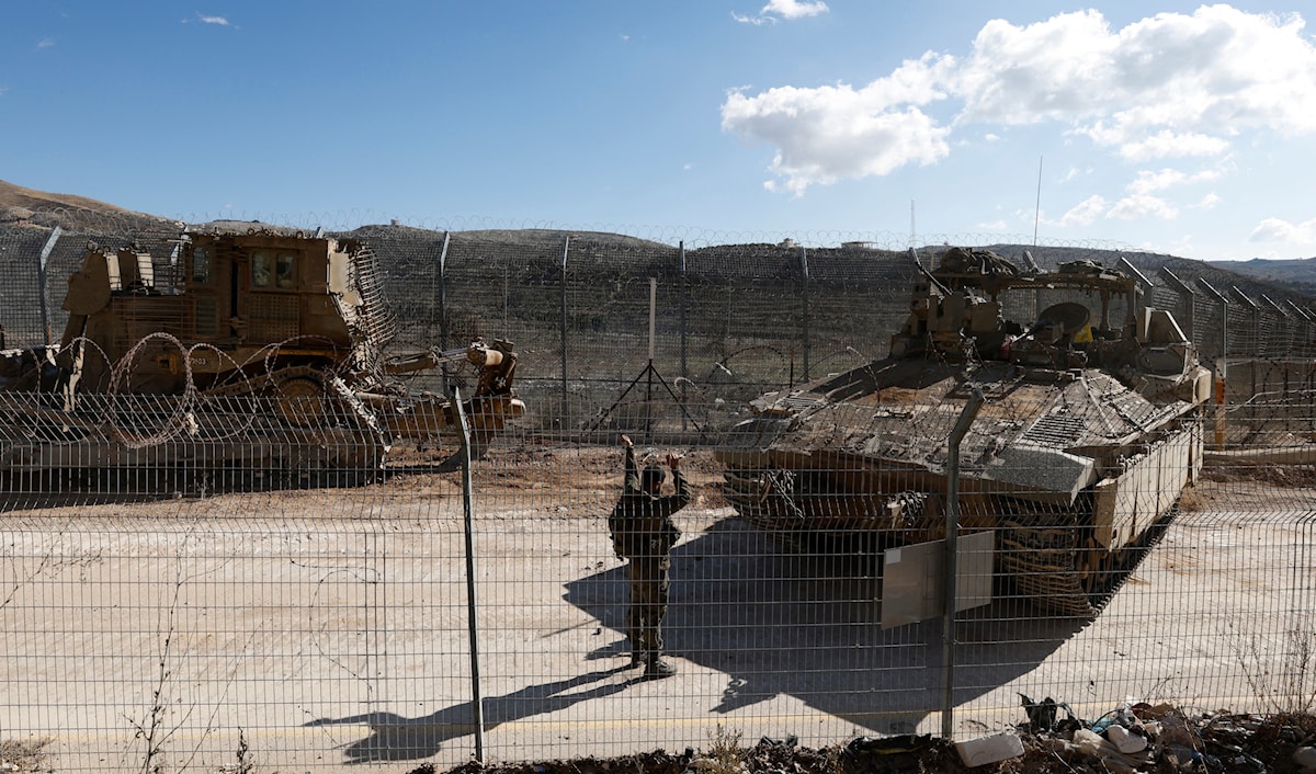 لم تجد رسائل الاسترضاء التي بعث بها الشرع عقب سقوط النظام، نفعاً في تخفيف التوغّلات الإسرائيلية ومخاطرها (أ ف ب)