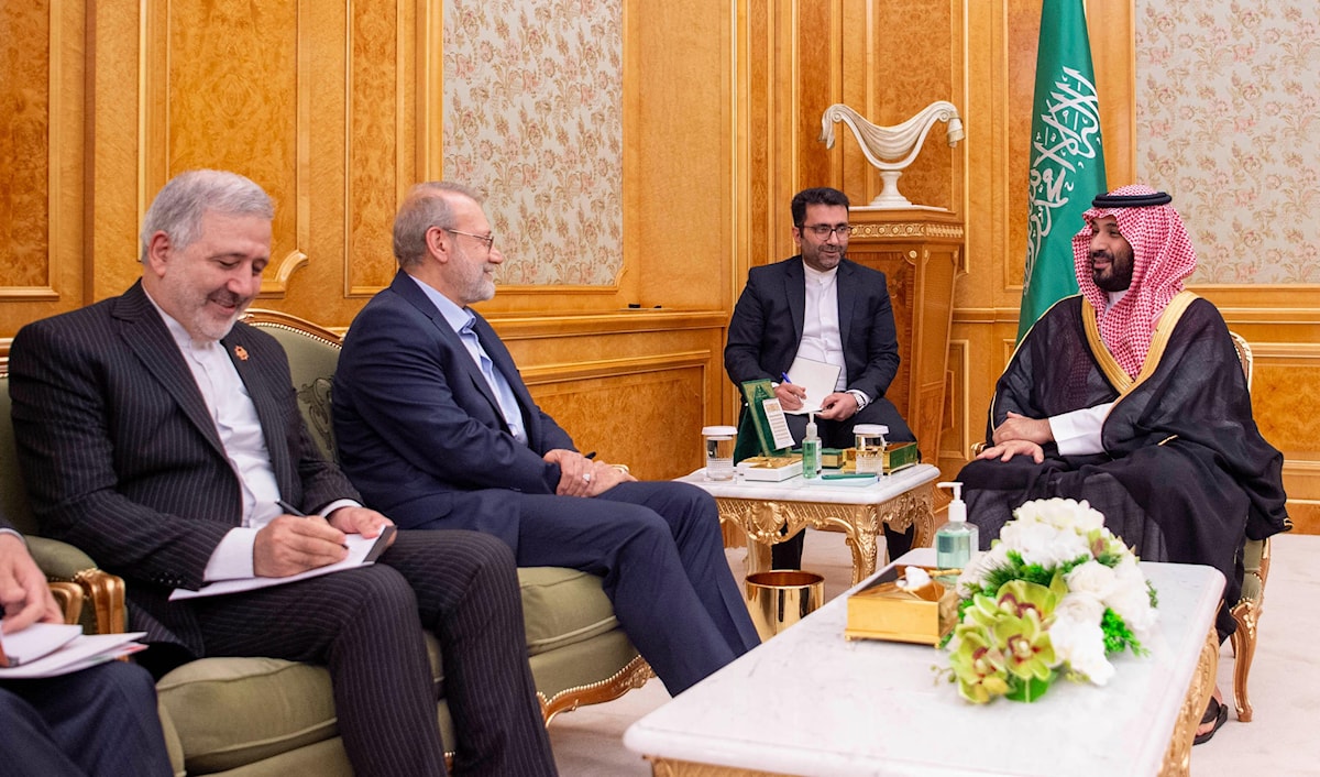 تسعى إيران إلى الدخول في حوار أمني مع السعودية حول الخليج وأمن الطاقة واستقرار سوق النفط (أ ف ب)