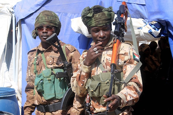 استمرار احتجاز هذا العدد الضخم يشكّل تهديداً خطيراً لحياة المحتجزين (أ ف ب)