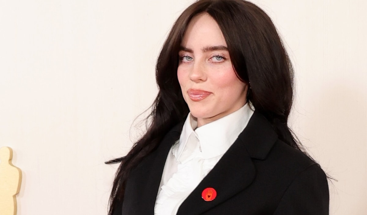 تعرّضت إيليش لانتقادات حادّة من قبل داعمي إسرائيل.