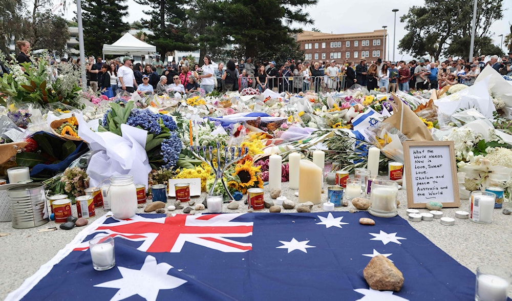 وصل ساجد أكرم وابنه نافيد في الأوّل من تشرين الثاني إلى الفيليبين (أ ف ب)