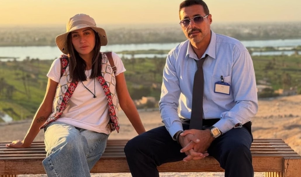 يلعب بطولة المسلسل أحمد السعدني ودينا الشربيني