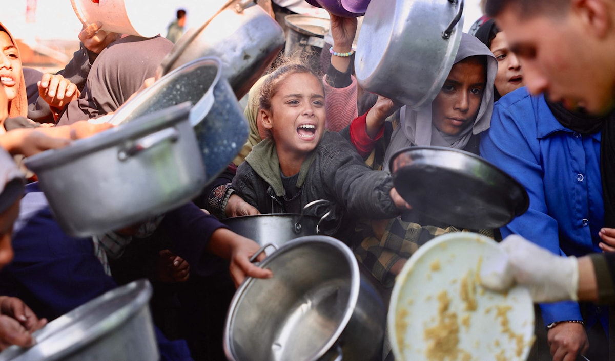 قال نعيم: يتوقع شعبنا أن يتفق الحاضرون على وضع حدٍّ للعربدة الإسرائيلية (أ ف ب)