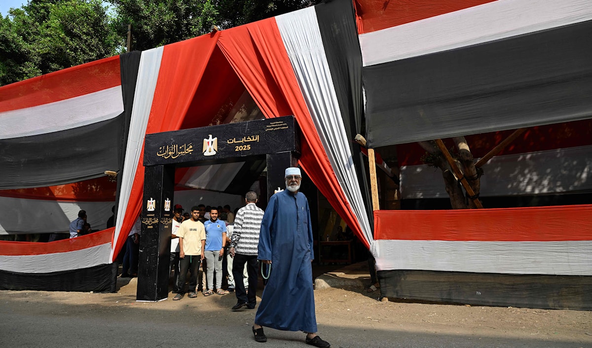 تواجه «الوطنية للانتخابات» سباقاً مع الوقت لإصدار جداول جديدة تلبّي المهل الدستورية لإنهاء العملية الانتخابية (أ ف ب)