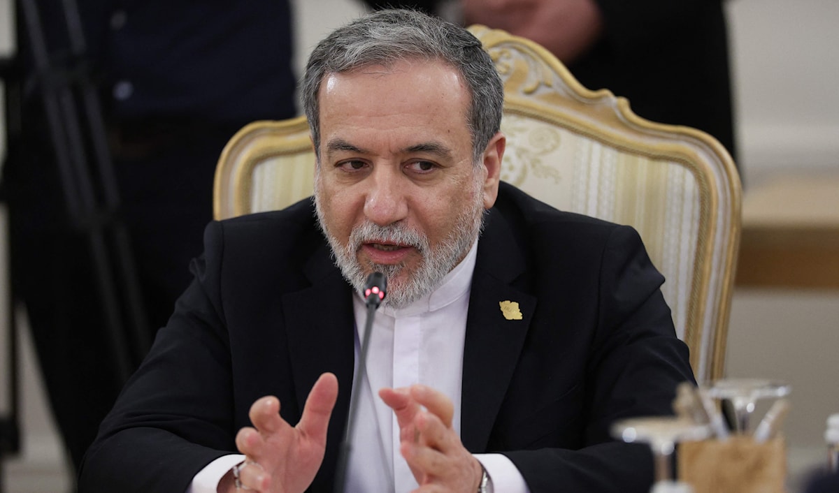 شدد عراقجي على استعداد طهران للتوصل إلى اتفاق عادل ومتوازن (أ ف ب)