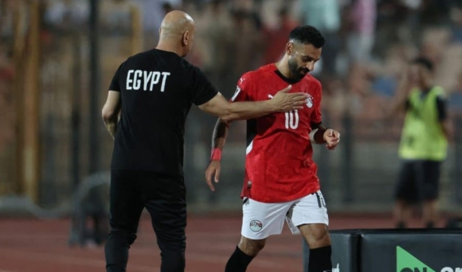 حسام حسن: «معنويات صلاح في التدريبات عالية جداً وكأنّه في أوّل بداياته مع المنتخب وأنا أرى أنه سيُقدّم بطولة كبيرة مع منتخب بلاده».