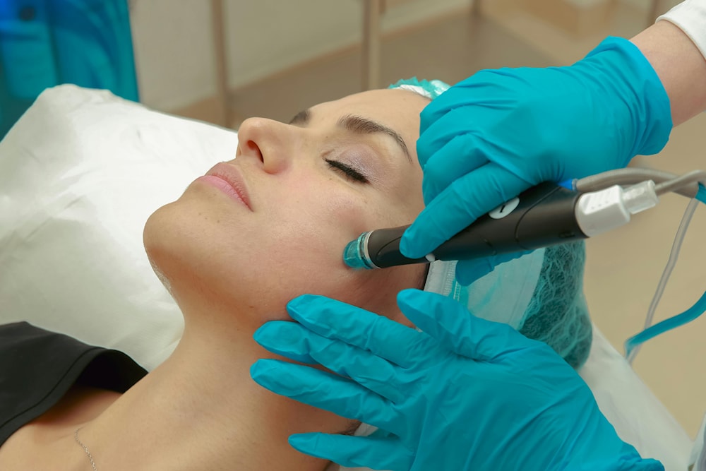 علاج Hydrafacial