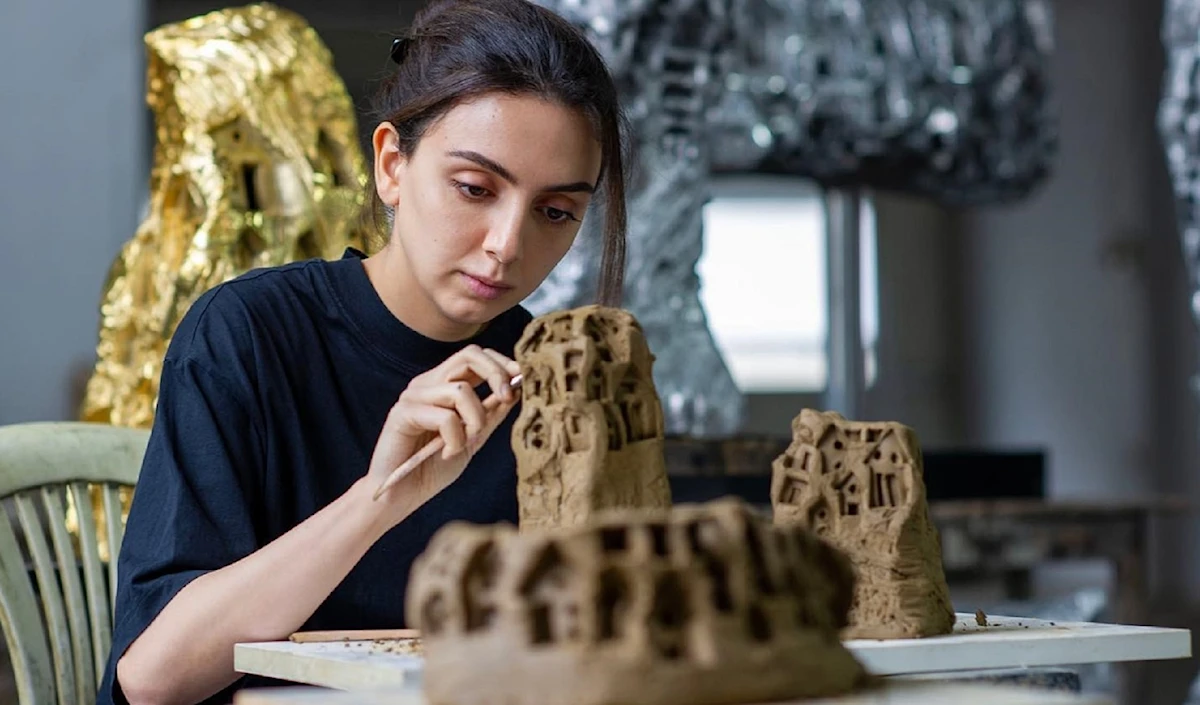 ريم البحراني في مدار الهوية