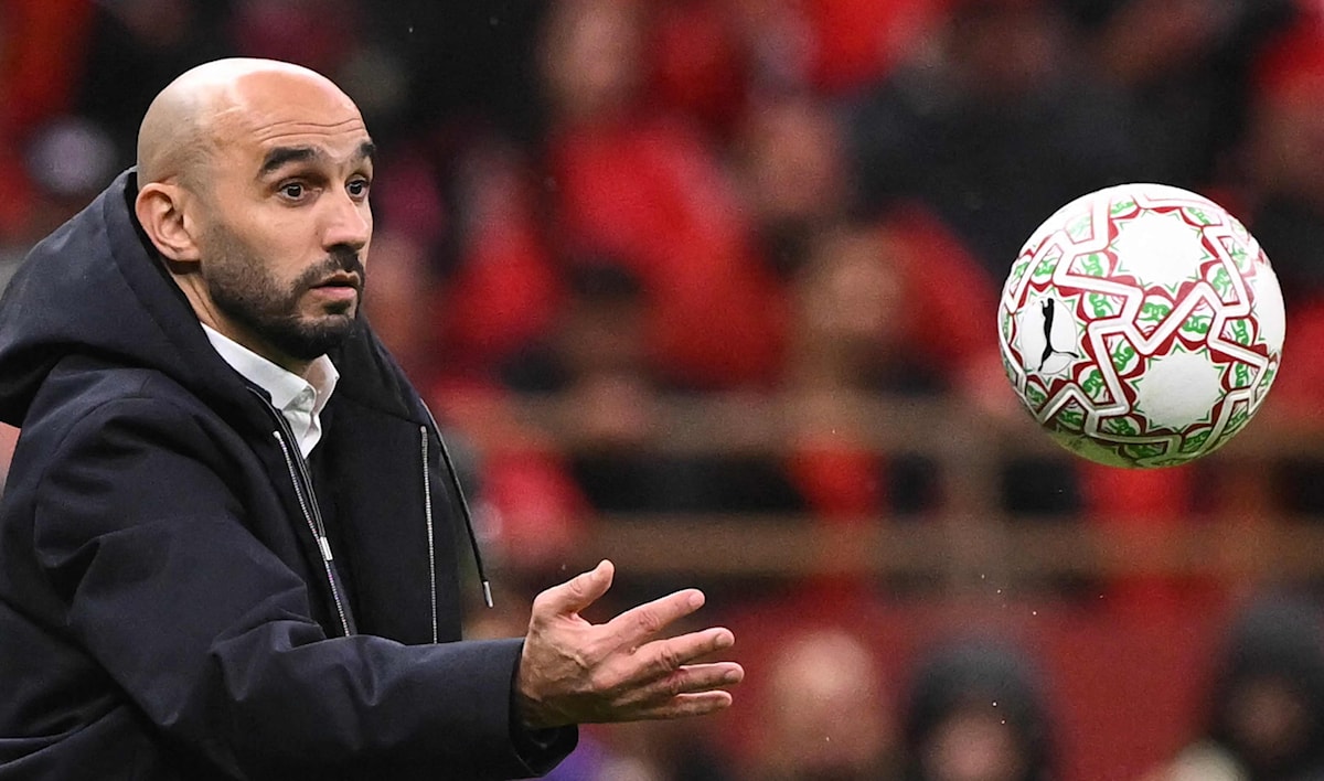 أمم إفريقيا: الركراكي قَلق على مدافعه