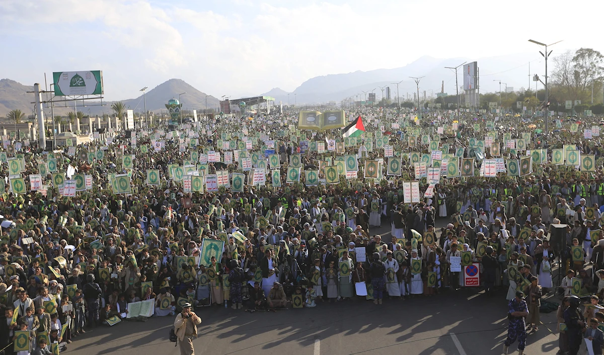 تظاهرة حاشدة في صنعاء احتجاجاً على تصريحات مسيئة للقرآن أدلى بها عضو في مجلس اشيوخ الأميركي (أ ف ب)