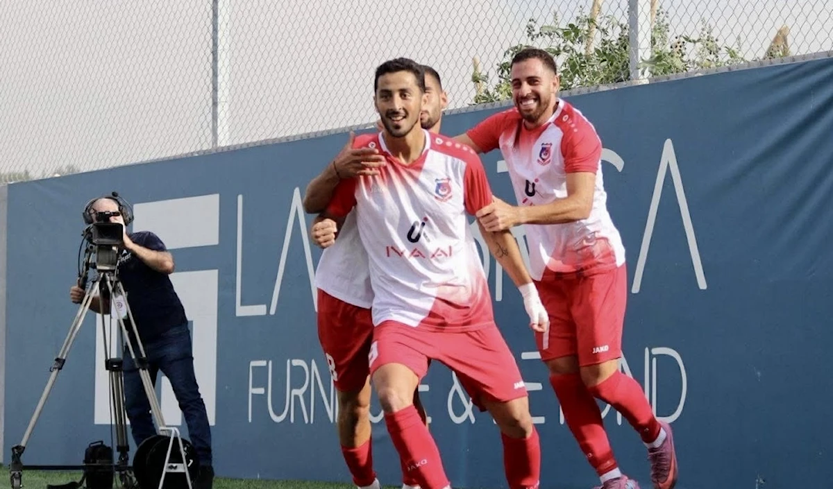 ذكر مصدرٌ موثوق بأن جويّا أنهى التعاقد مع هداف التضامن صور علي بزي (طلال سلمان)