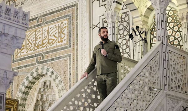 بدا الشرع مكتوف اليدين، بل واللسان، حيال «الجموح» الإسرائيلي الذي استباح الجنوب السوري  (أ ف ب)